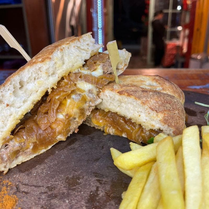 CIABATTA MECHADA QUESO