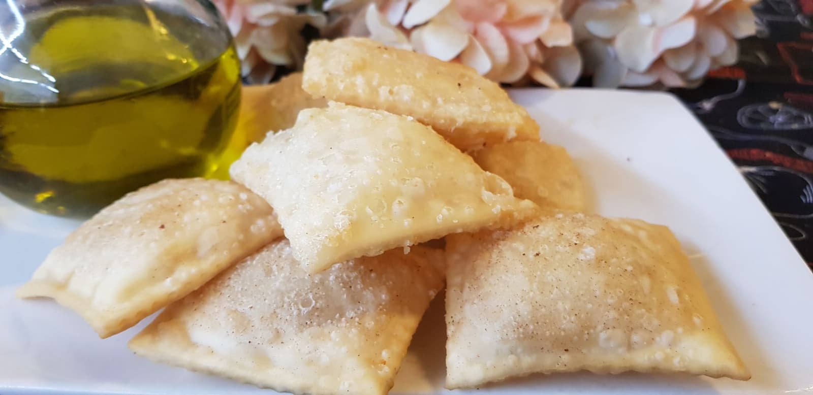 Empanaditas de queso (cocktail)
