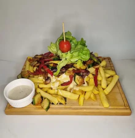 Tabla Papas Fritas con Vegetales Chica
