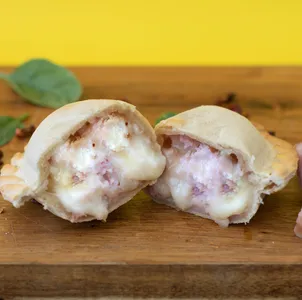 Empanada de Jamón Cremoso