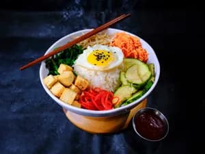Bibimbap con tofu