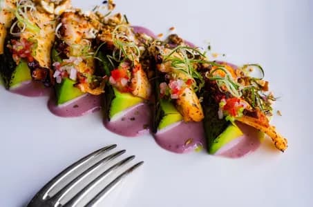 Tiradito Pulpo a los Tres Olivos