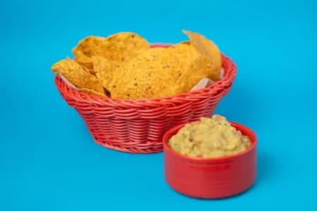 Nachos con guacamole