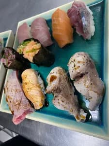 Nigiri Mix - Pescado blanco, Jurel (10u)