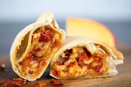 Empanada de Provolone y tomate seco
