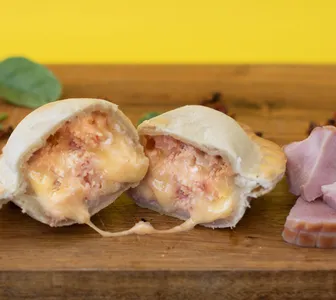 Empanada de Jamón y Queso
