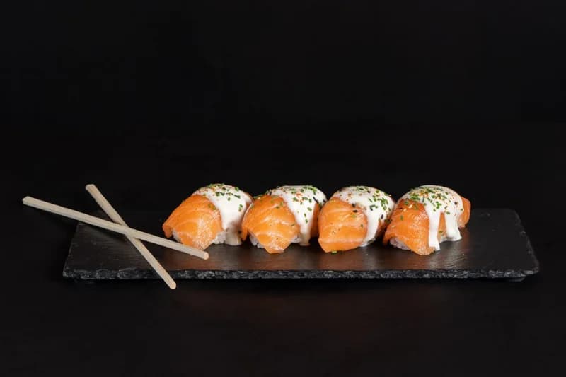 Nigiri Salmón Acevichado