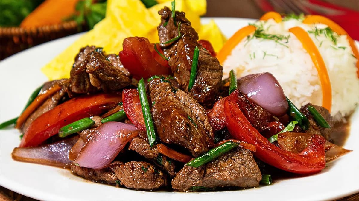 Lomo saltado