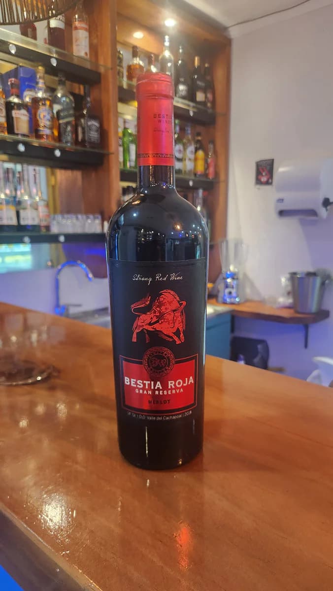 Bestia roja o negra