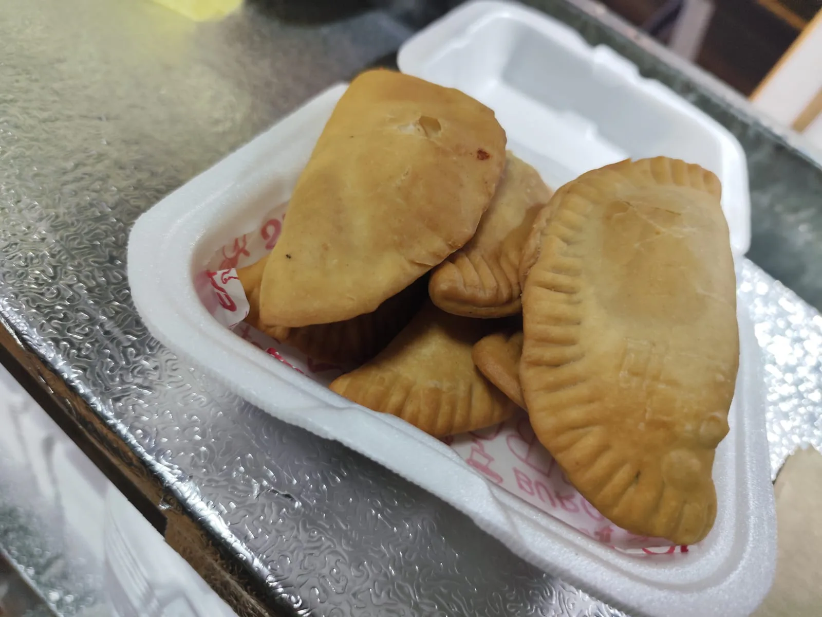 Empanadas de Mechada Queso
