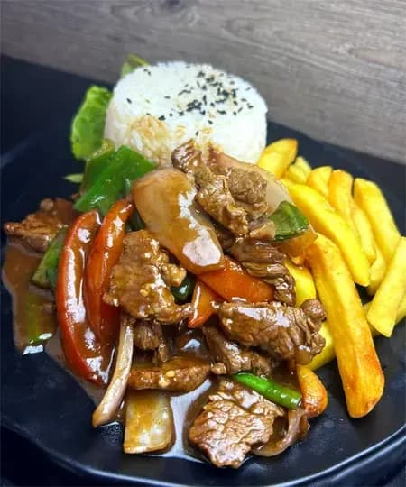 COLACION LOMO SALTADO + Bebida de 350ml