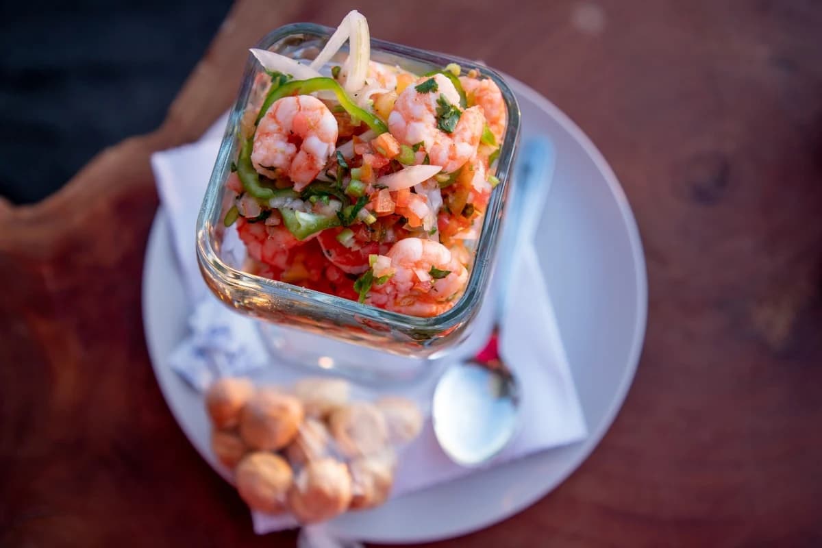 Ceviche de Salmón y Camarón