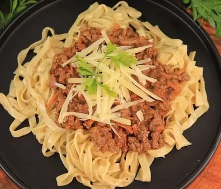 Fetuchini con salsa italiana