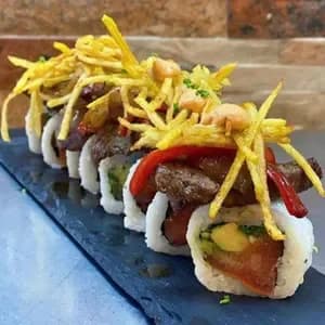 Lomo Salteado Rolls