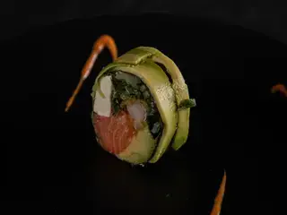 Sake avocado (roll sin arroz)