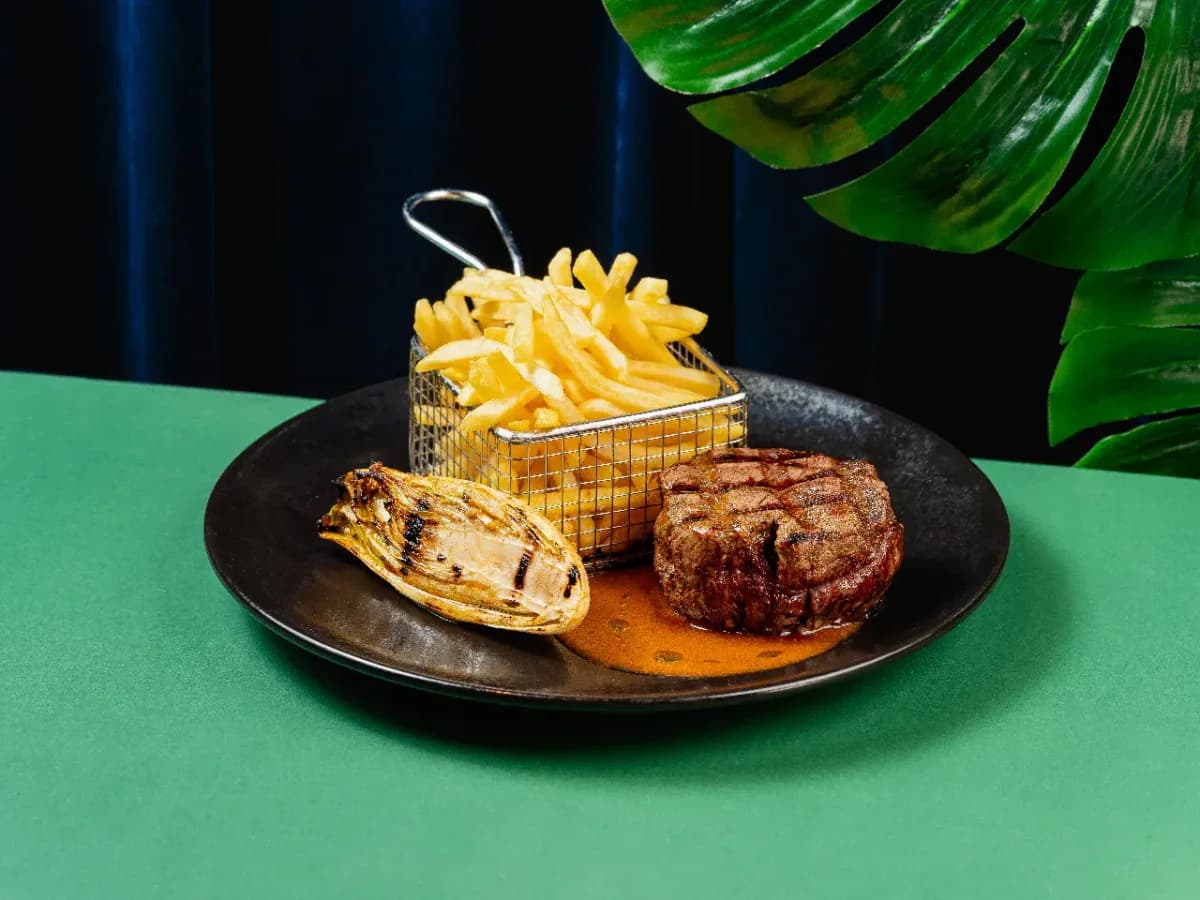 Filete grillado en mantequilla trufada