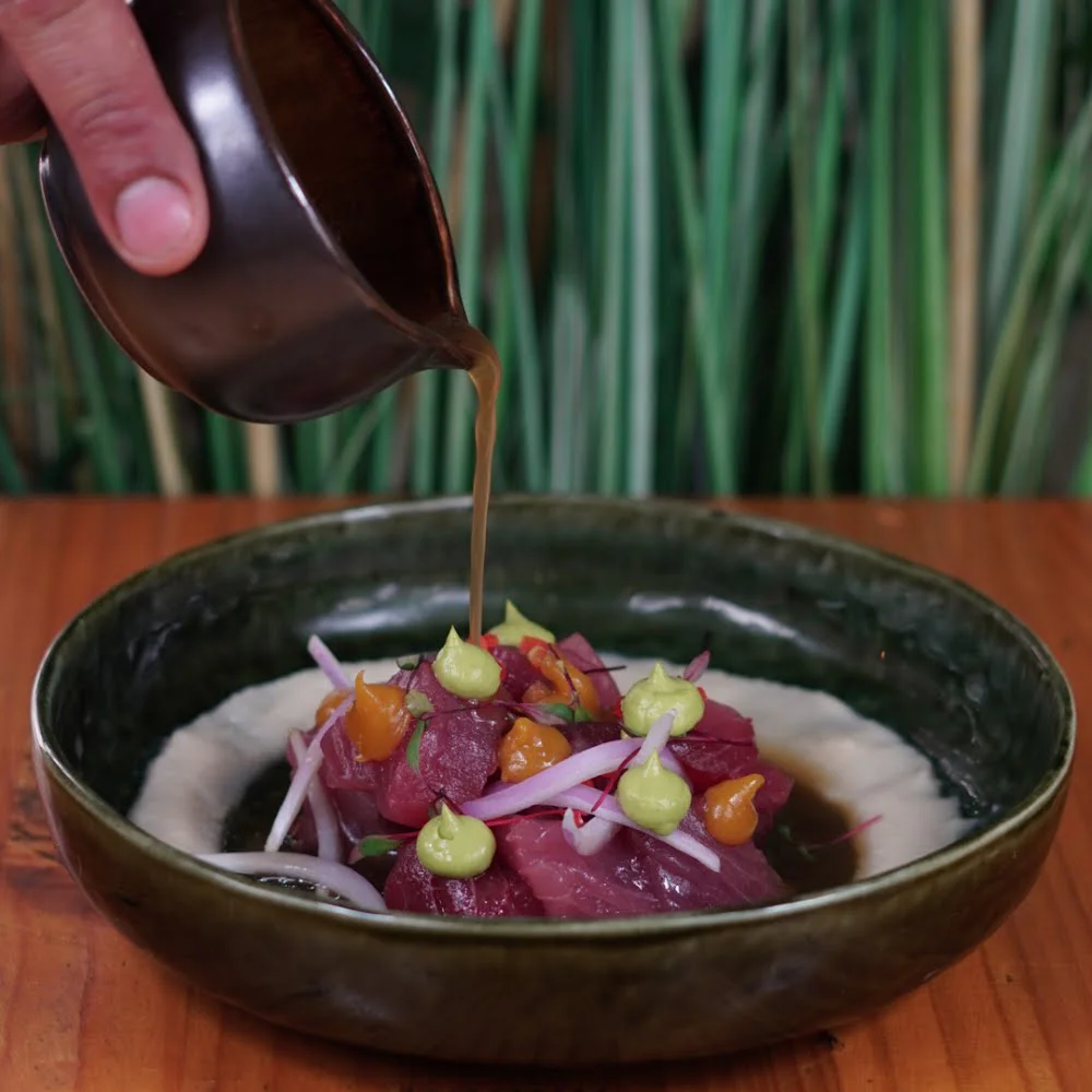 PESCA FRESCA DEL NORTE DE CHILE , LECHE DE TIGRE NIKKEI, EMULCION DE ZARANDAJA, EMULCION DE PALTA Y CAMOTE.