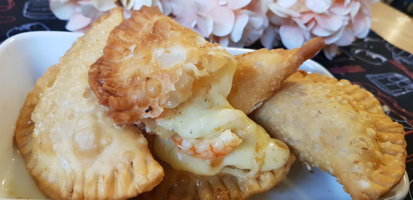 Empanadas de camarón queso