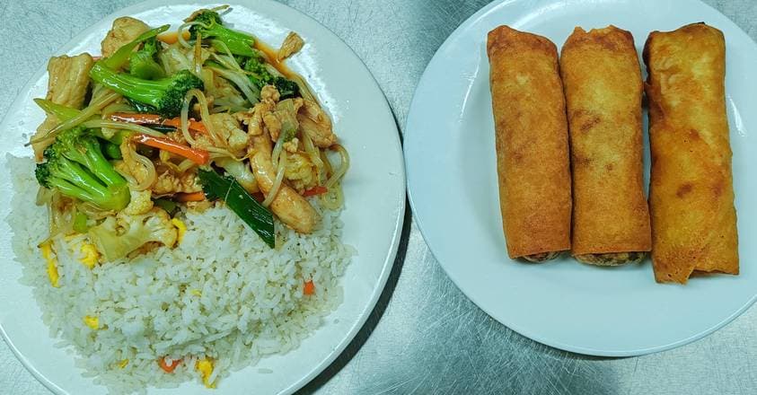 chapsui de pollo con arroz + primavera (3 u)