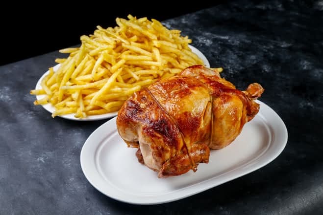 Pollo Asado a las Brasas Entero + Papas Fritas Familiar XL