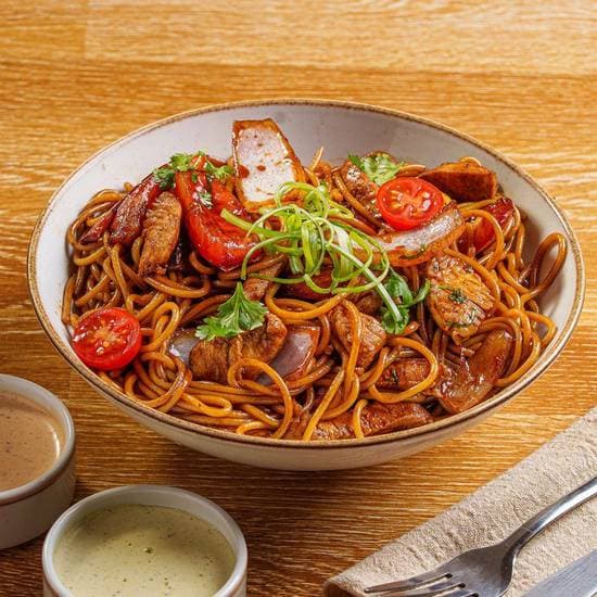 Tallarin saltado pollo