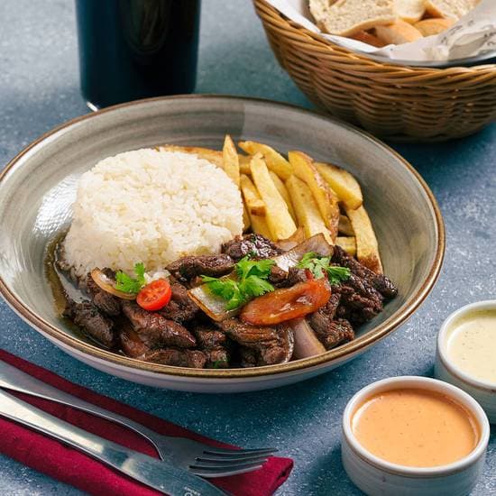 Lomo saltado