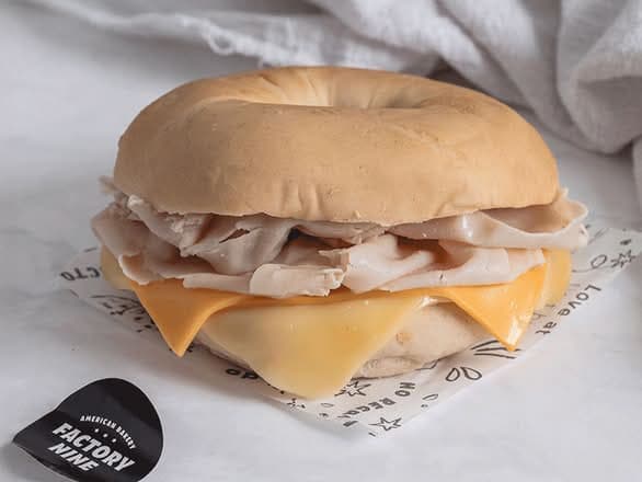 Bagel Jamón Pavo Queso