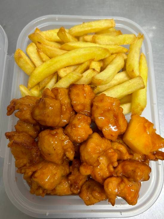 Pollo piña con papas fritas 快歺薯条炸鸡肉