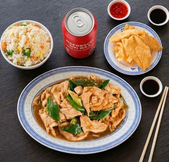 Combo XL Colación de Pollo Mongo, Wantan, Bebida Lata