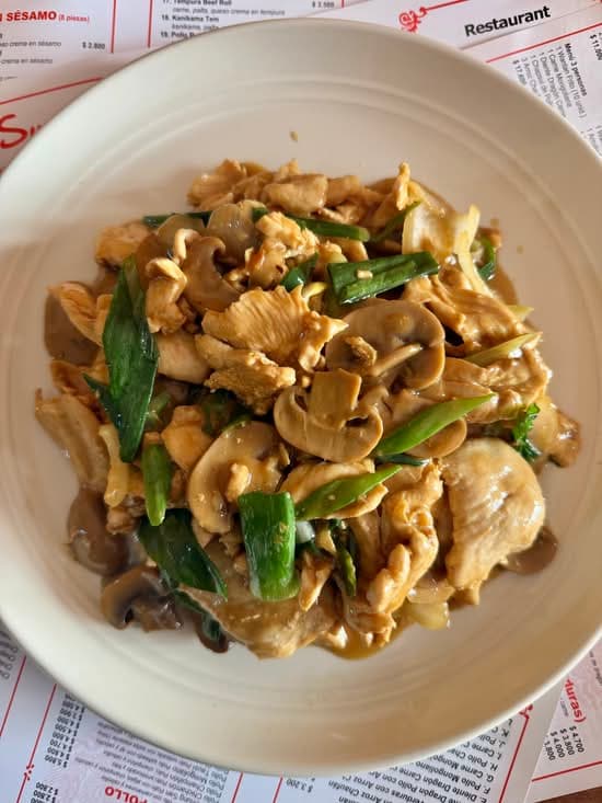 Pollo champiñón