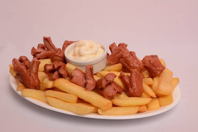 Salchipulpo con Papas Fritas