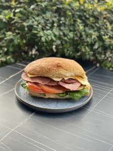 Pastrami Rúcula Mozarella