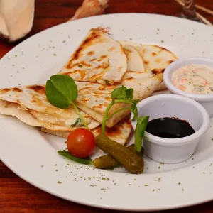 quesadilla de jaiba caleta la reina
