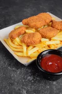 Nuggets + papas clásicas