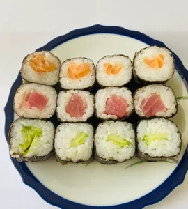 Hosomaki Mix - Salmón, Atún y Pescado Blanco (12u)